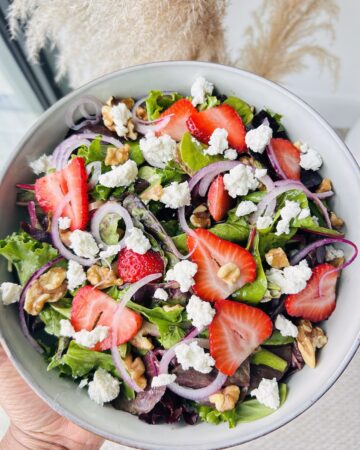 goat cheese and strawberry salad