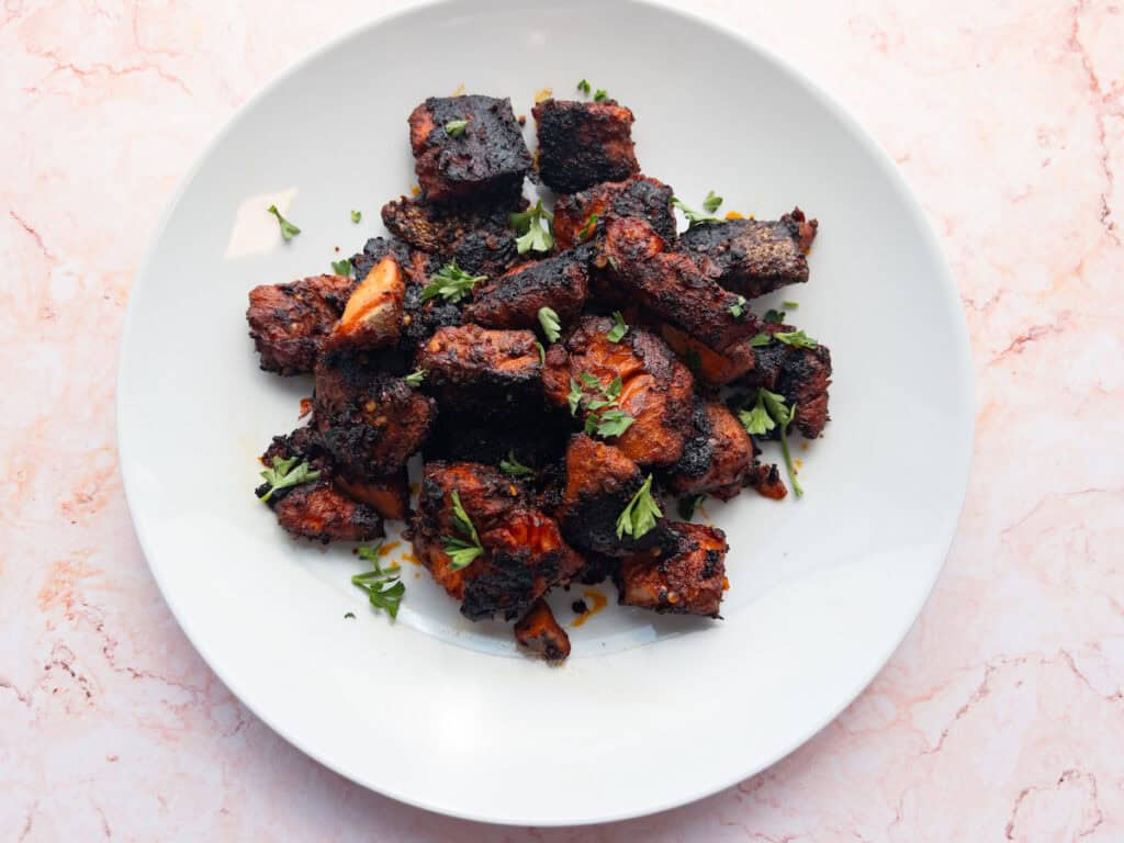 salmon bites with harissa sauce